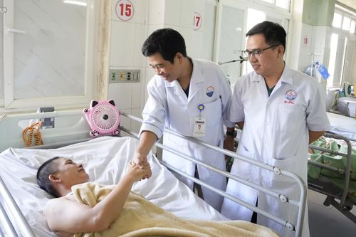 Bệnh viện Đa khoa tỉnh Quảng Trị: Cứu sống bệnh nhân xuất huyết não trên dị dạng mạch máu não phức tạp