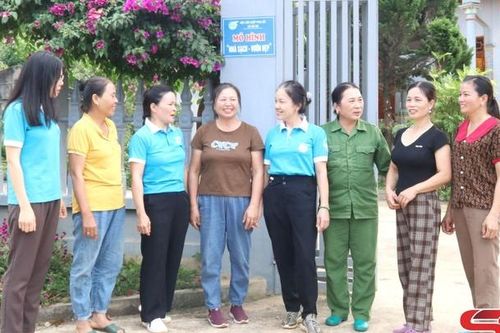 Phụ nữ Tà Hộc chung tay bảo vệ môi trường
