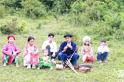 Người giữ thanh âm của núi