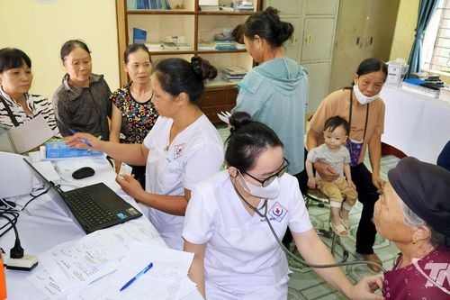 Chung tay chăm sóc người cao tuổi