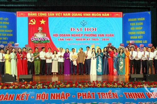 Chú trọng thúc đẩy kinh tế và giao thương hàng hóa