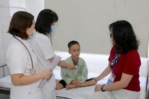 Thành công can thiệp bít dò động - tĩnh mạch phổi cho bệnh nhi 6 tuổi tại Bệnh viện Trung ương Huế