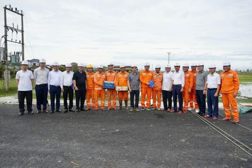 Tổng công ty Điện lực miền Bắc kịp thời động viên người lao động tại tâm bão số 10