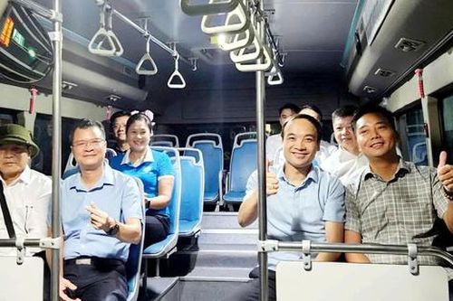 Tuyến buýt 20ATC Nhổn - Minh Châu chính thức lăn bánh, nối liền xã đảo với Thủ đô