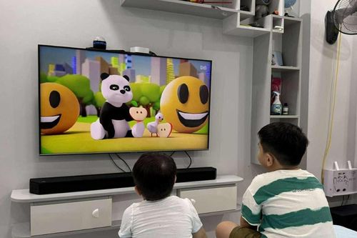 Hà Nội sau mưa ngập: Phụ huynh chật vật xoay xở xin nghỉ làm để trông con