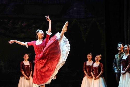 Ra mắt tuyệt tác ballet 'Hồ Thiên Nga' phiên bản đầy đủ