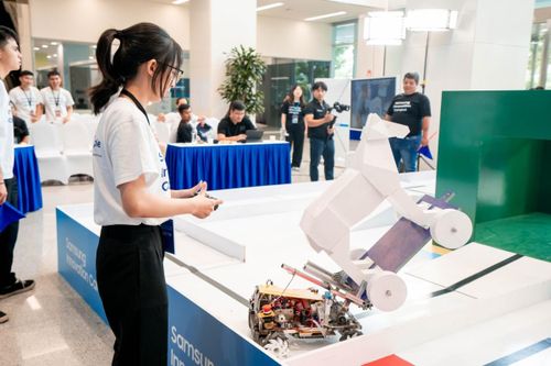 Phát triển nhân tài công nghệ cao: Vượt qua rào cản để bứt tốc