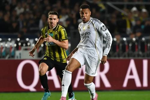 Kylian Mbappe cân bằng kỷ lục của huyền thoại Filippo Inzaghi