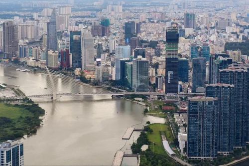 Người trẻ ngại sinh con trong bối cảnh giá nhà tăng cao