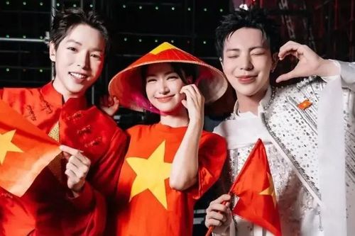 Sao Việt ủng hộ người dân vùng bão hàng tỷ đồng