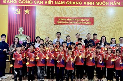Chương trình 'Trung thu yêu thương cùng trẻ em vùng cao'