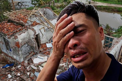 'Nhà không còn, bố mất, giờ mẹ cũng đi rồi… con chẳng còn nơi nào để về nữa'