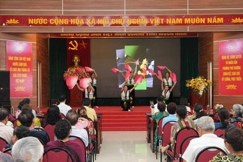 Phú Thượng: Thực hiện phong trào 'Tuổi cao - Gương sáng' gắn với xây dựng đời sống văn hóa