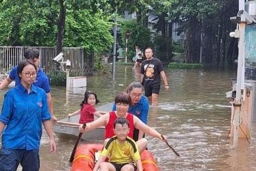 Thanh niên Thủ đô xung kích khắc phục hậu quả mưa bão