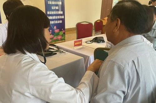 Thứ trưởng Thường trực Vũ Mạnh Hà: Ngành Y tế xác định chăm sóc sức khỏe người cao tuổi là một trong những ưu tiên hàng đầu