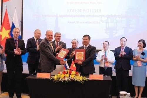 Bệnh viện Hữu Nghị và Trung tâm Ung thư Napalkov ký thỏa thuận hợp tác song phương
