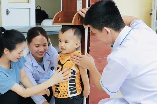 Đẩy mạnh cải thiện dinh dưỡng cho trẻ em vùng cao, vùng đồng bào dân tộc thiểu số