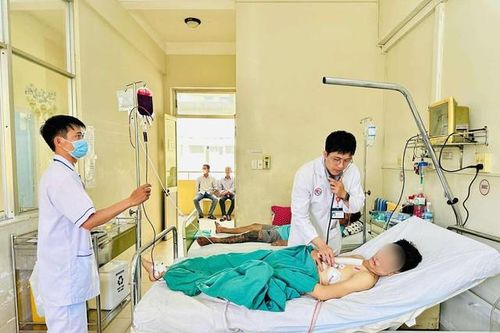 Bệnh nhân bị vỡ tim thoát khỏi cửa tử sau cuộc phẫu thuật thành công