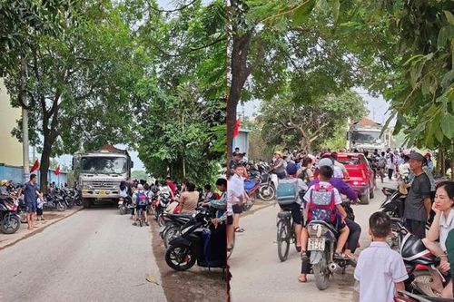 Ám ảnh 'hung thần xa lộ' giờ tan học