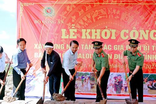 Bộ Công an hỗ trợ 1,4 tỷ đồng, xây 24 căn nhà mới ở Ninh Bình