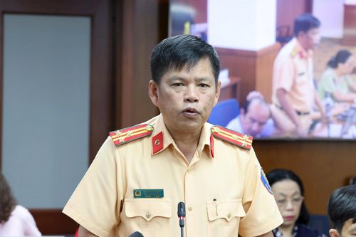 Công an TP.HCM đề nghị sớm sửa chữa đường Kha Vạn Cân hư hỏng nặng