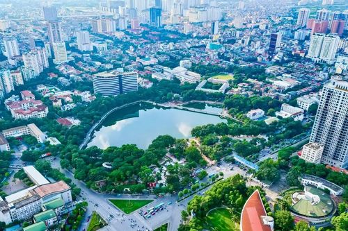 Ngỡ ngàng trước cầu đi bộ hình cây đàn giữa lòng công viên Nghĩa Đô