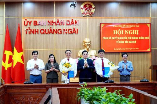Trao Quyết định cho hai tân Phó Chủ tịch UBND tỉnh Quảng Ngãi