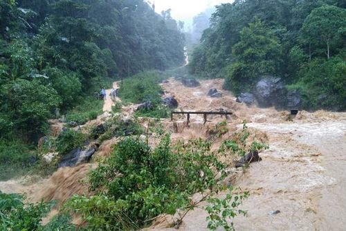 Lào Cai yêu cầu tạm ngừng tổ chức các tour, tuyến du lịch đến những khu vực chịu ảnh hưởng của bão