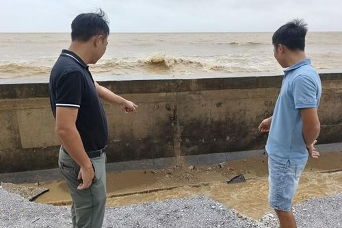 Kè biển tan hoang và nỗi lo bão số 11