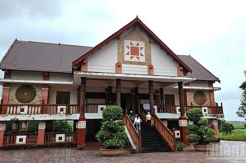 Về Stơr - ngôi làng bất khuất của Tây Nguyên