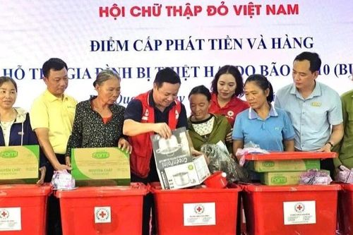 Hội Chữ thập đỏ Việt Nam cứu trợ khẩn cấp đợt 2 cho đồng bào vùng lũ sau bão số 10