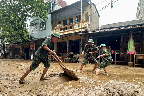 Trung đoàn 174 (Sư đoàn 316) tiếp tục hỗ trợ người dân Lào Cai