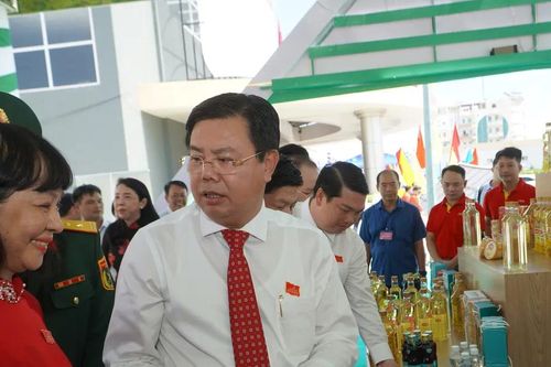 Triển lãm trưng bày thành tựu, định hướng và khát vọng phát triển của tỉnh An Giang