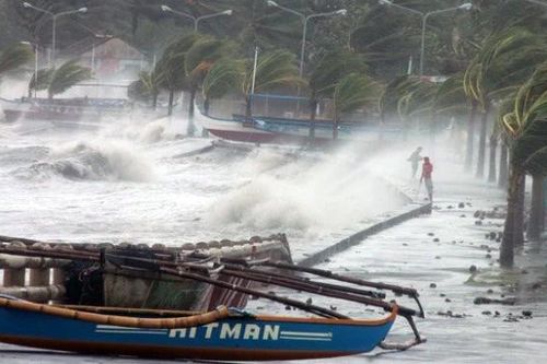 Bão Matmo tăng tốc, mỗi giờ đi được khoảng 25km