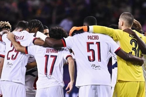 PSG làm nên lịch sử trước Barca
