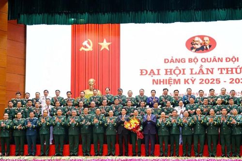 Xây dựng Quân đội tiến nhanh, tiến mạnh, vững chắc trên hành trình hiện đại hóa