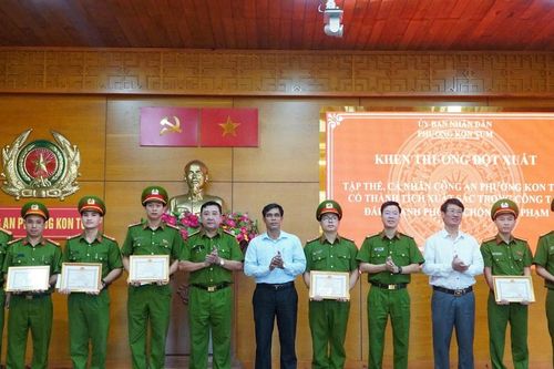 Quảng Ngãi: Thưởng nóng lực lượng Công an phá nhanh chuyên án cắt trộm dây cáp ngầm