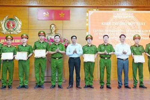 Khen thưởng đột xuất lực lượng triệt phá nhanh nhóm đối tượng trộm dây cáp điện ở Quảng Ngãi
