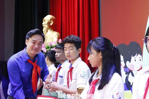 Tỉnh Đoàn Bắc Ninh trao 1,8 tỷ đồng học bổng dịp Trung thu