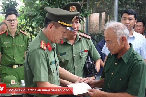 Truy tặng Bằng khen Tổ trưởng Tổ bảo vệ ANTT thiệt mạng sau khi cứu 3 người đuối nước