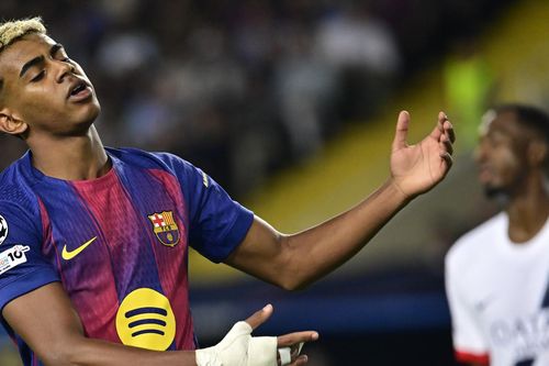 PSG thắng ấn tượng: Luis Enrique dạy bóng đá đẹp cho Barca
