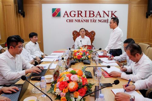 Bão số 10: Chủ tịch HĐTV Agribank làm việc tại các chi nhánh tại tỉnh Nghệ An