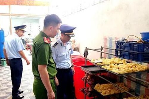 Xử phạt cơ sở sản xuất bánh trung thu vi phạm vệ sinh an toàn thực phẩm