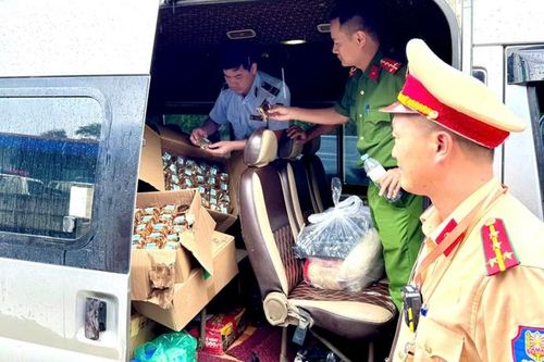 Phát hiện, thu giữ gần 1000 chiếc bánh Trung thu không rõ nguồn gốc