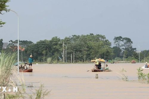 Phú Thọ: Nước dâng cao khiến hàng trăm hộ dân ở xã Sơn Đông bị cô lập
