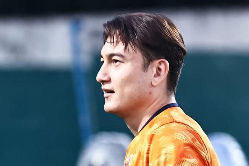 Chưa lên tuyển Việt Nam, thủ môn Đặng Văn Lâm đã liên tiếp mắc sai lầm