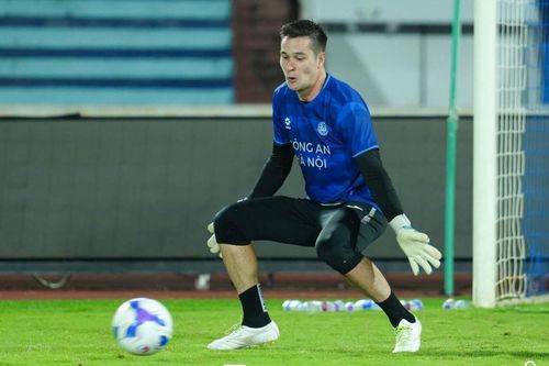 Thủ môn Nguyễn Filip xuất sắc giữ sạch lưới ba trận liên tiếp
