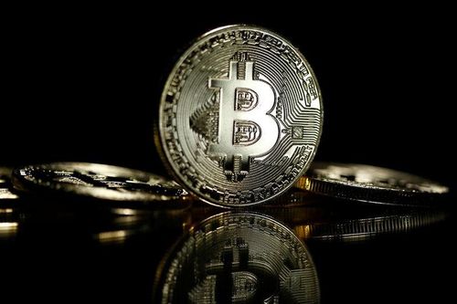Bitcoin vọt lên 118.000 USD nhờ hiệu ứng 'Uptober', altcoin đồng loạt đi lên
