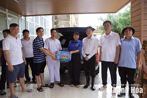 'Hộp cơm nhân ái' lan tỏa yêu thương tại Bệnh viện Đa khoa Nông Cống