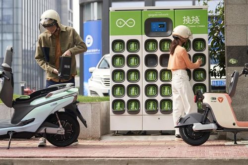 Đề xuất dự án tủ đổi pin xe điện, cung cấp pin cho khoảng 100.000 người dân Hà Nội